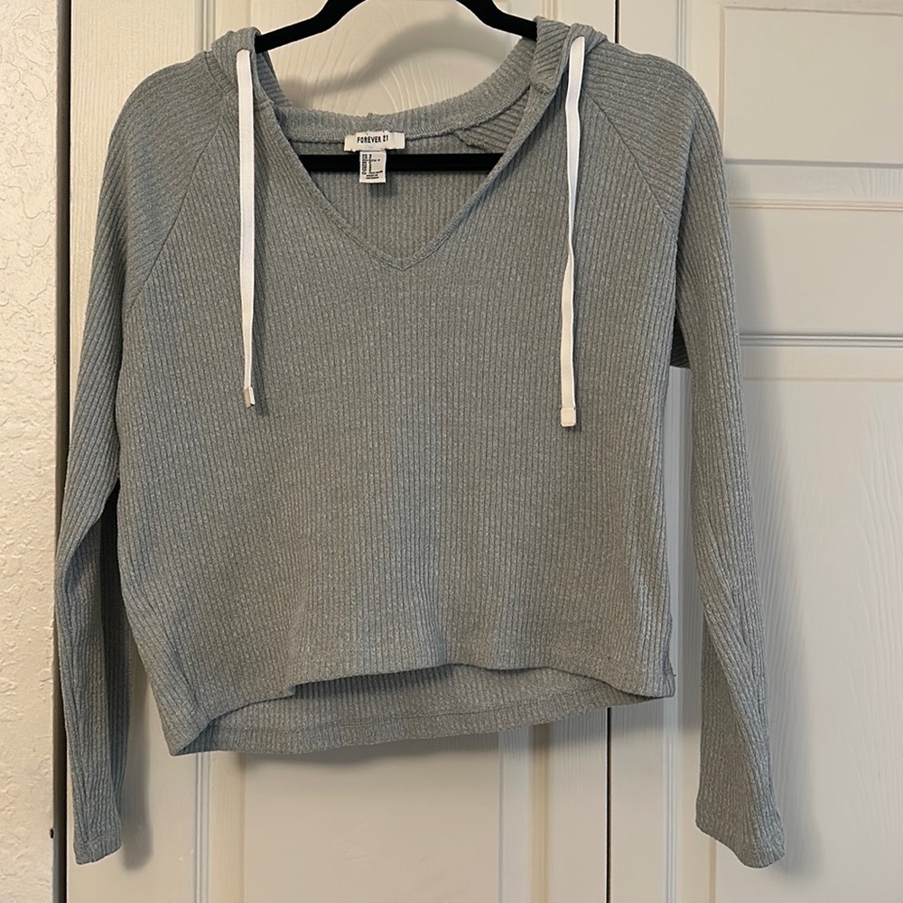 Ladies FOREVER 21 short hooded sweater